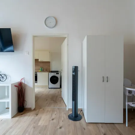 Stilvolle Stadtwohnung In アパート レオーベン