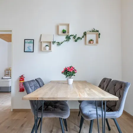 Stilvolle Stadtwohnung In アパート レオーベン